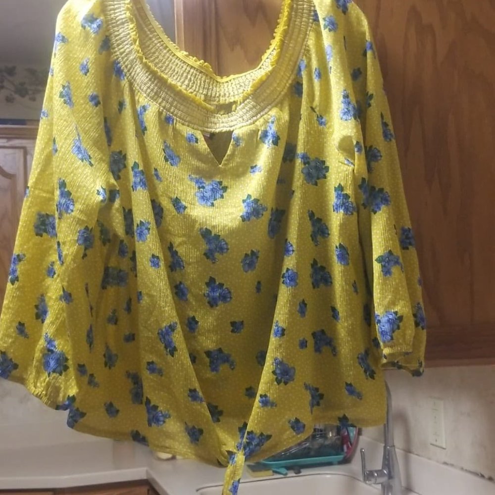 NO BOUNDARIES  WOMENS  TOP BLOUSE VSIZE XXXL/3XG  /21